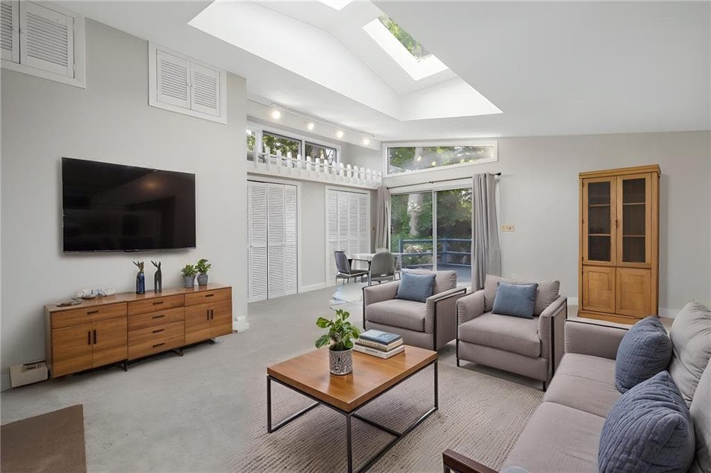 Single Family Residence at 58 Rip Van Winkle Circle, Warwick, photo 22 of 39
