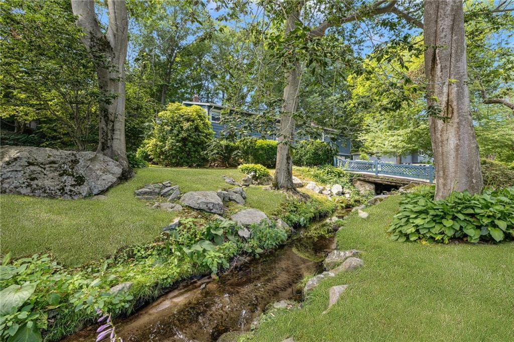 Single Family Residence at 58 Rip Van Winkle Circle, Warwick, photo 4 of 39