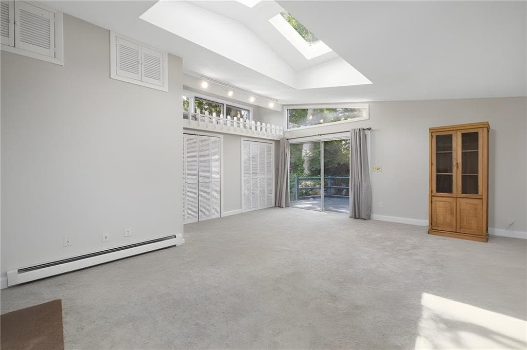 Single Family Residence at 58 Rip Van Winkle Circle, Warwick, photo 21 of 39