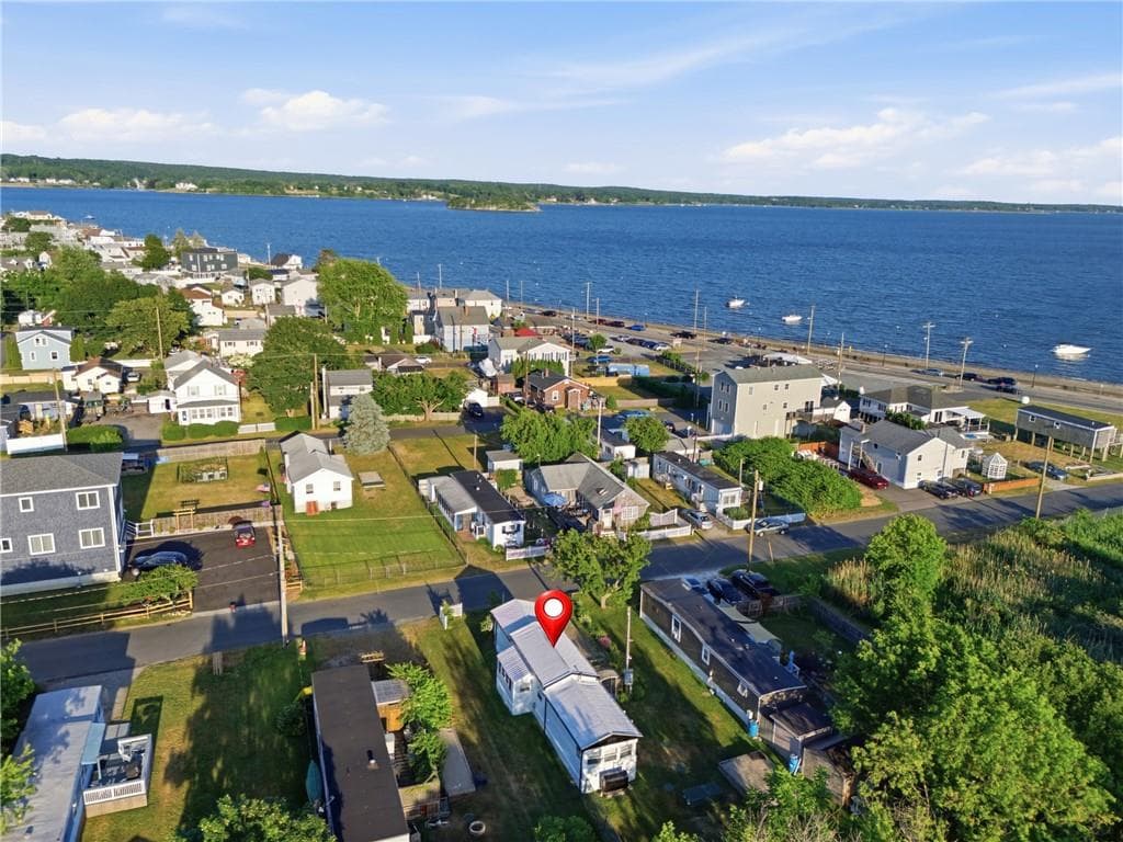 48 Mason Avenue photo 2