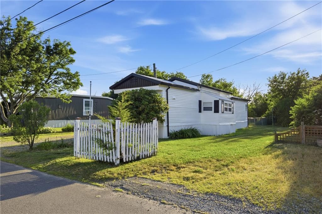 48 Mason Avenue photo 22