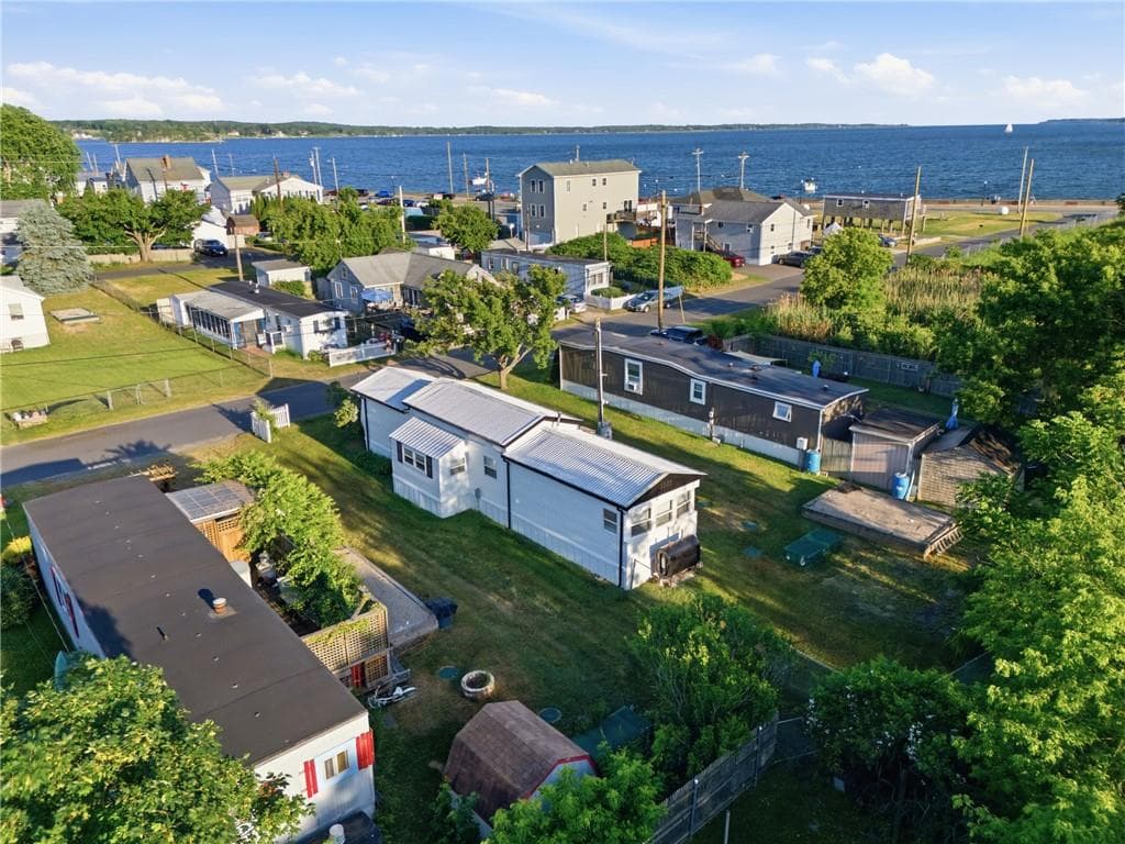 48 Mason Avenue photo 32