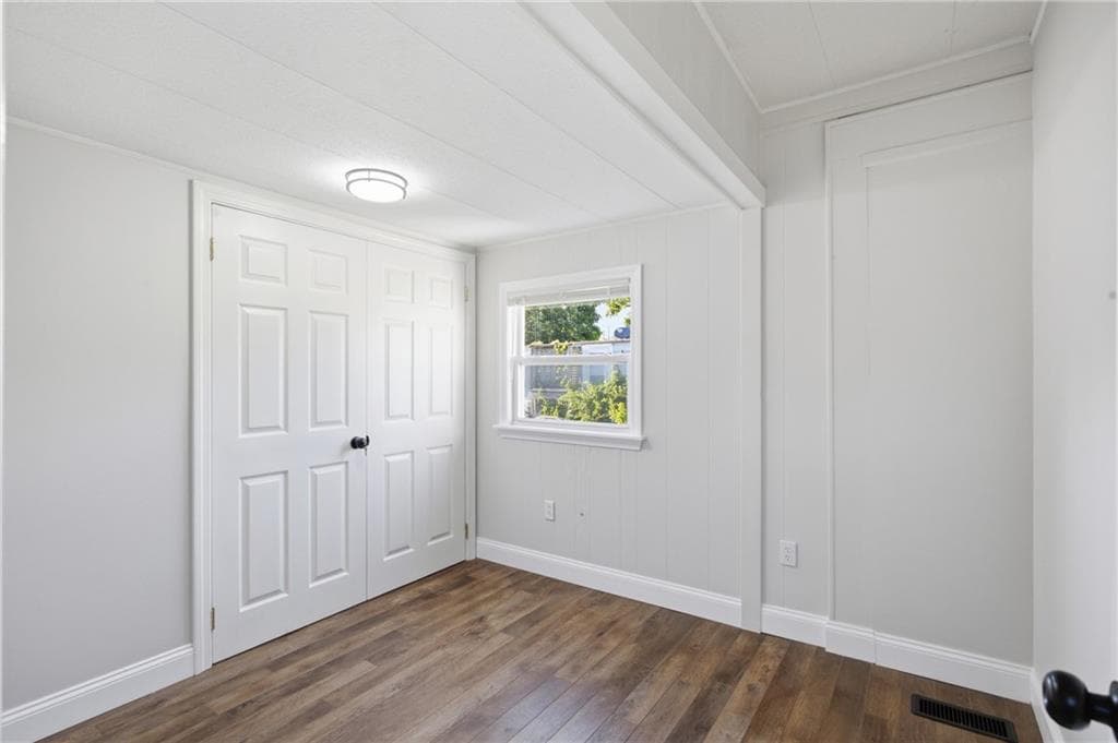 48 Mason Avenue photo 9