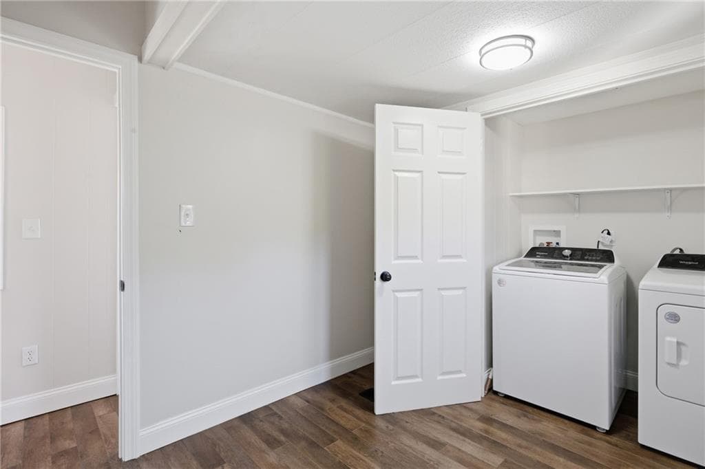 48 Mason Avenue photo 15
