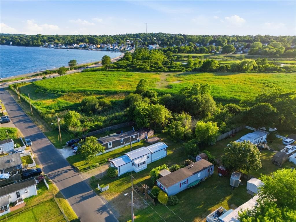 48 Mason Avenue photo 35