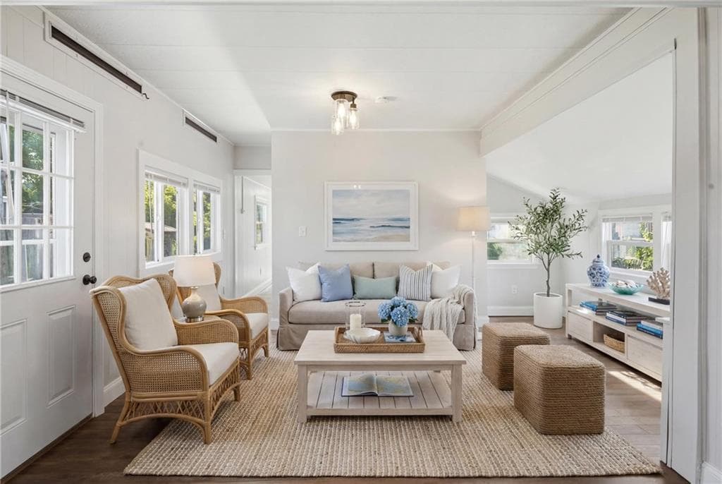 48 Mason Avenue photo 4