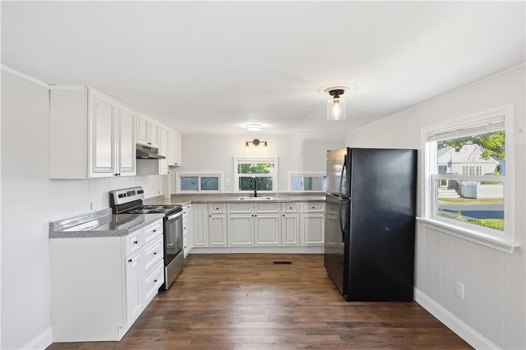 48 Mason Avenue photo 8