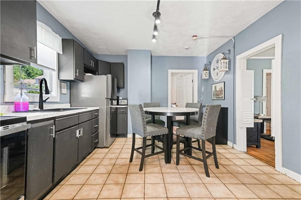 32 Harris Avenue photo 3
