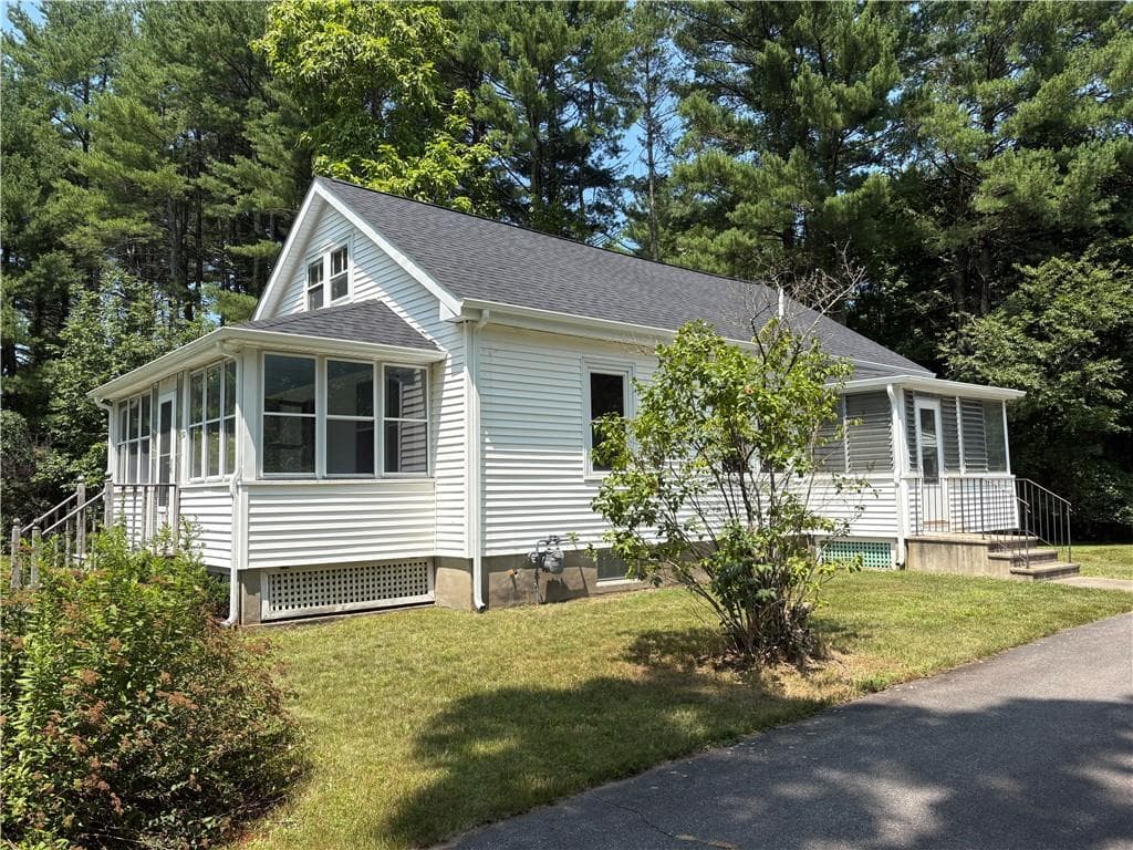 52 CARPENTER Street