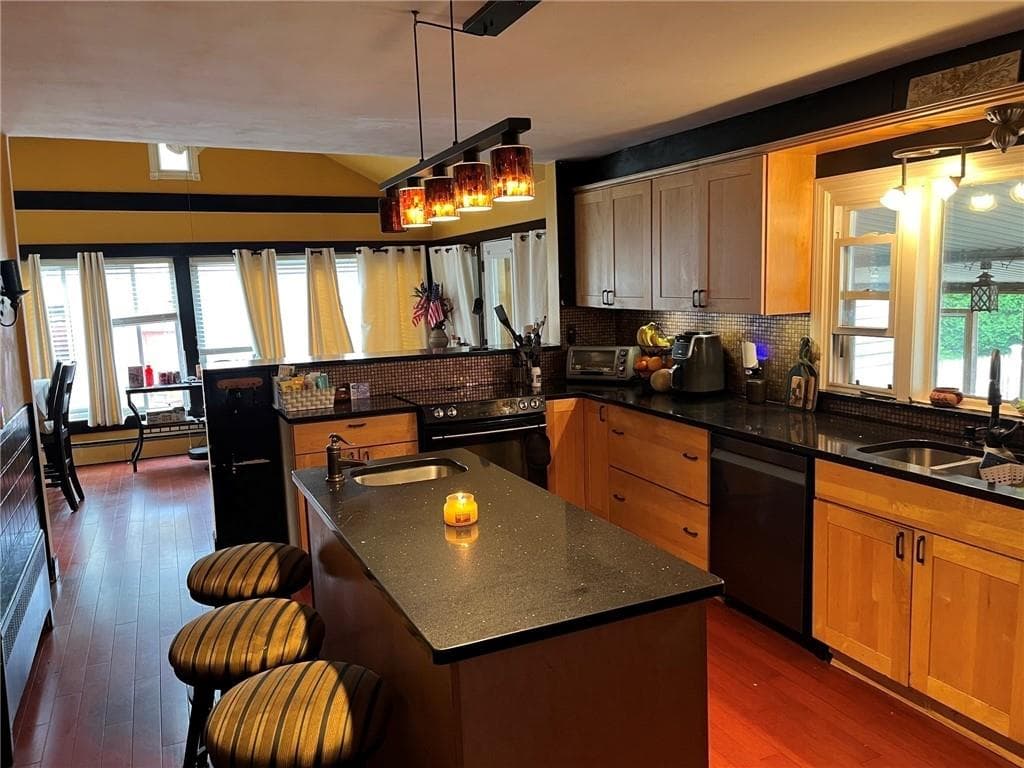 Single Family Residence at Providence, photo 11 of 18