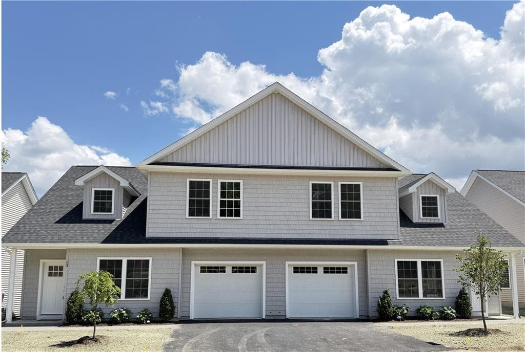 Condominium at 3 Fieldstone Way UNIT 3, Johnston, photo 2 of 13