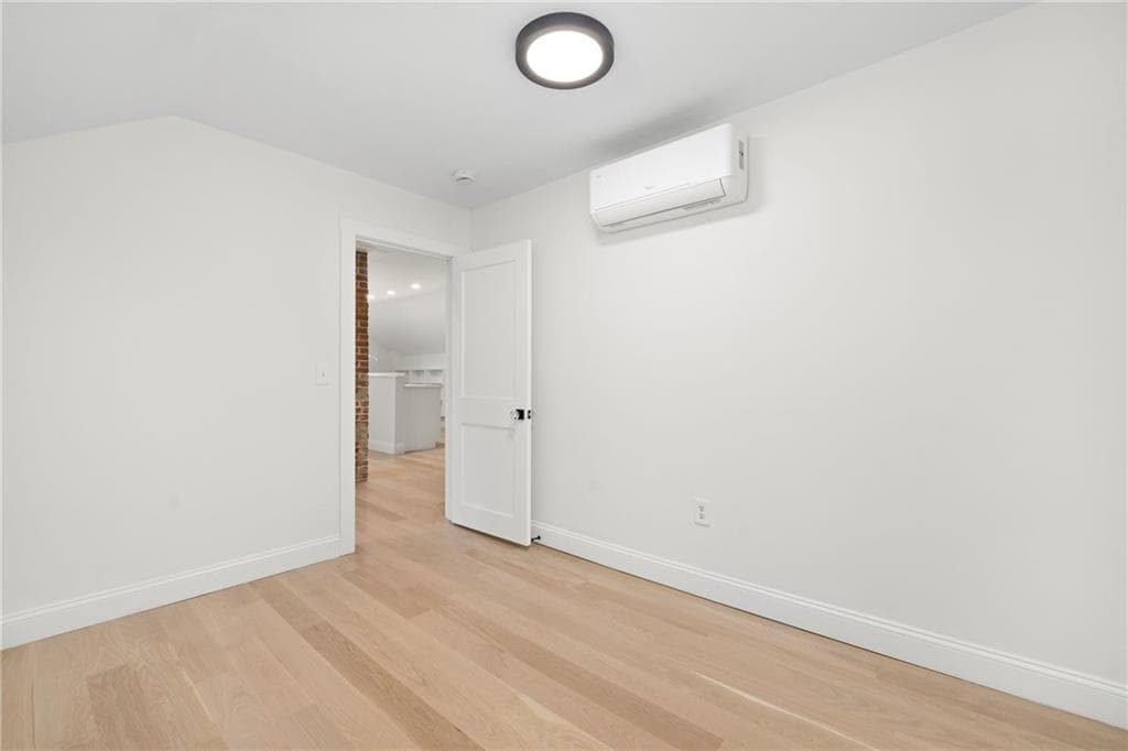 28 Young Street Unit 3 photo 21