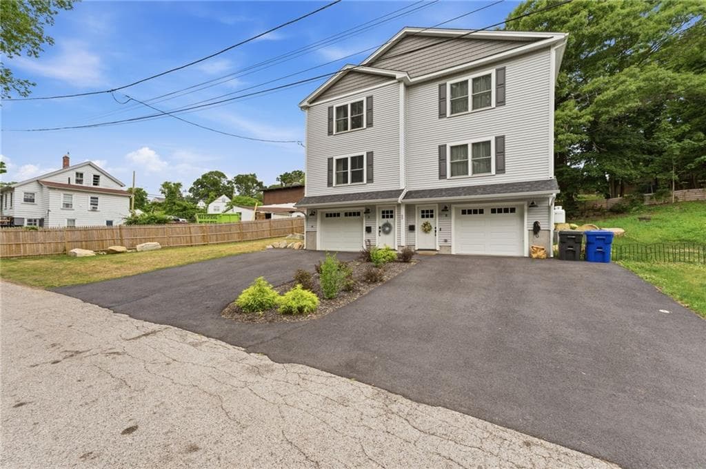 Condominium at 55 South Street UNIT 1, West Warwick, photo 4 of 50