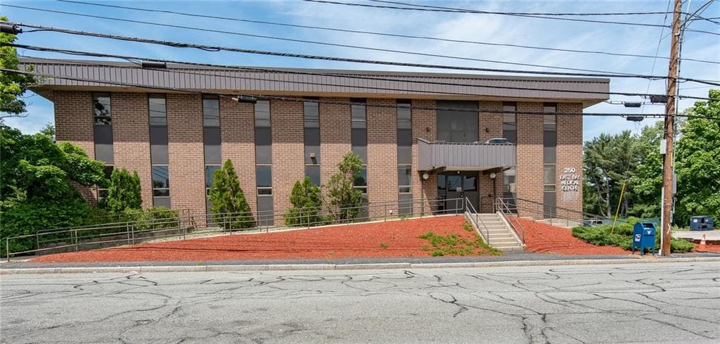 250 Wampanoag Trail UNIT 303