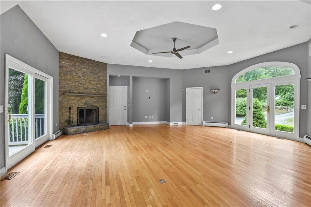 2360 Middle Road photo 23