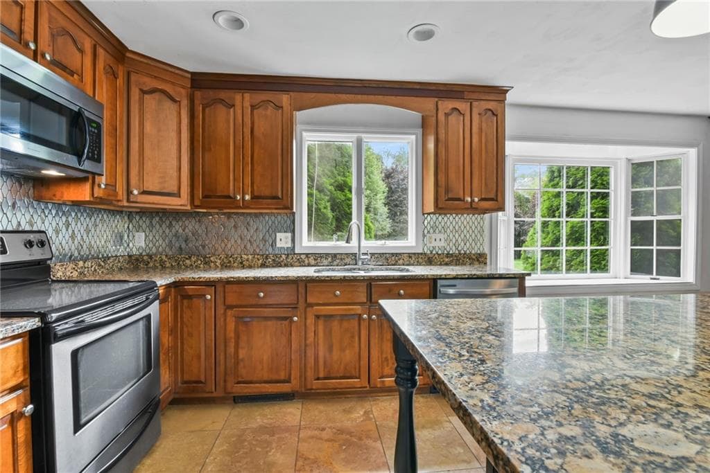2360 Middle Road photo 26