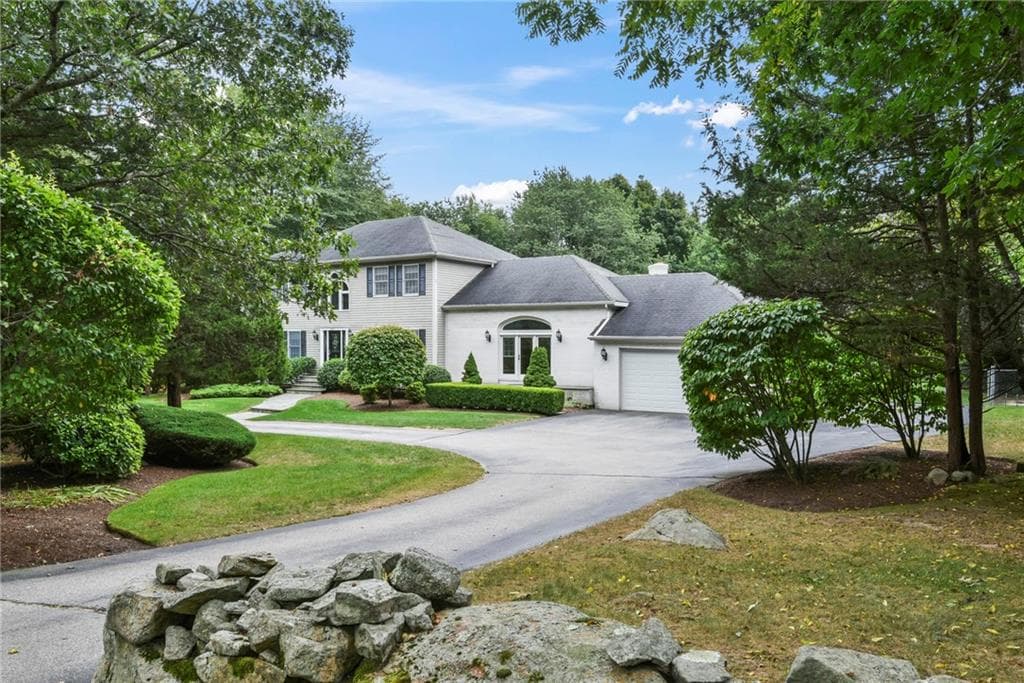 2360 Middle Road photo 7