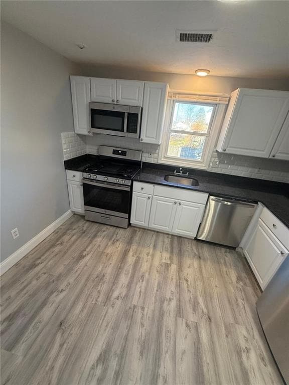 10 26 Saratoga Avenue photo 23