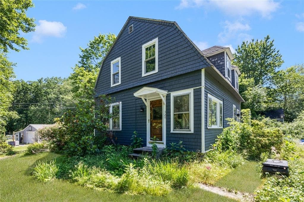 320 Railroad Avenue