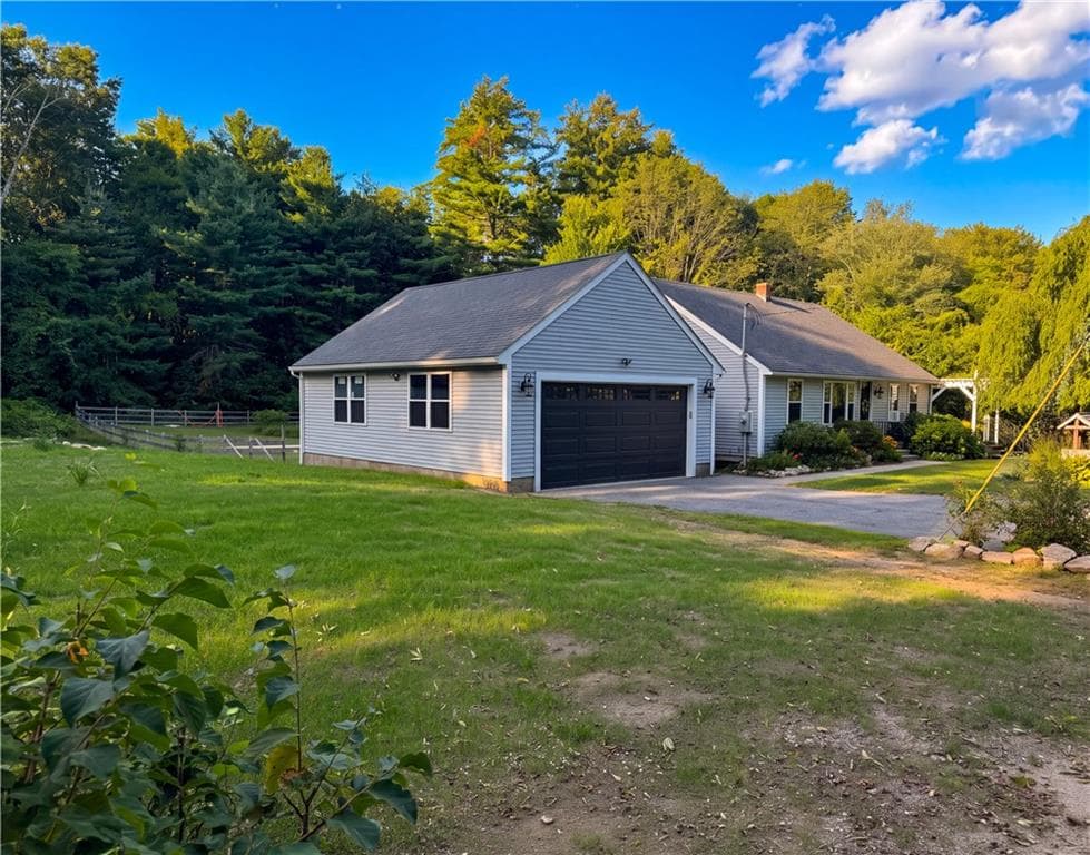 Single Family Residence at 1070 Tarkiln Road, Burrillville, photo 5 of 41