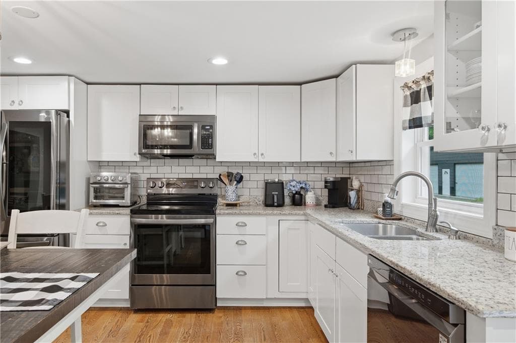 Single Family Residence at 1070 Tarkiln Road, Burrillville, photo 10 of 41