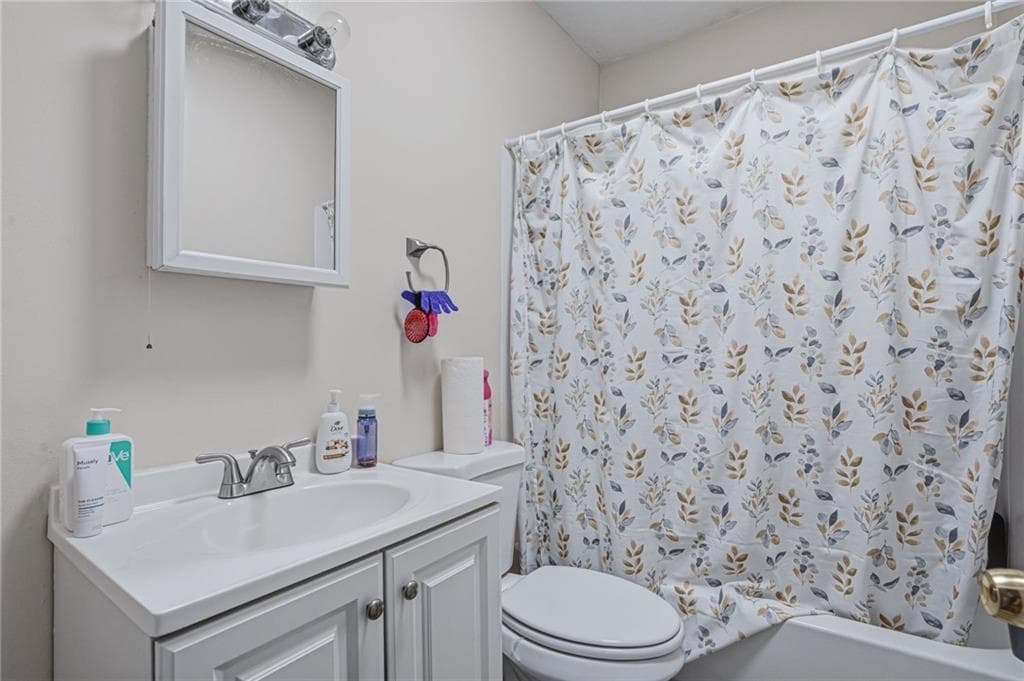 139 E School Street photo 7
