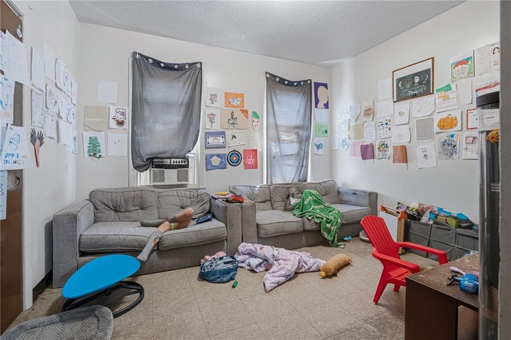 139 E School Street photo 21