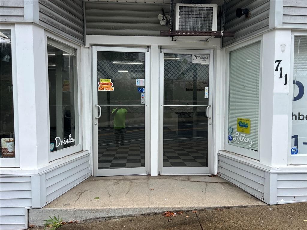 711 providence Street