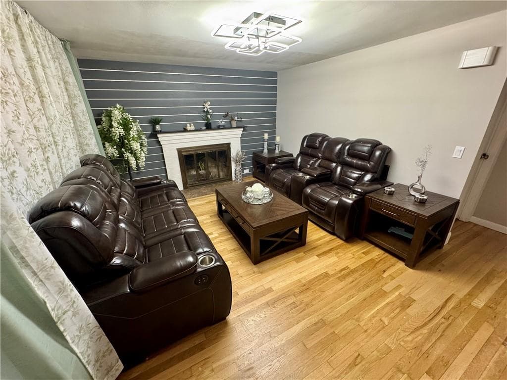 179 JORDAN Avenue photo 2