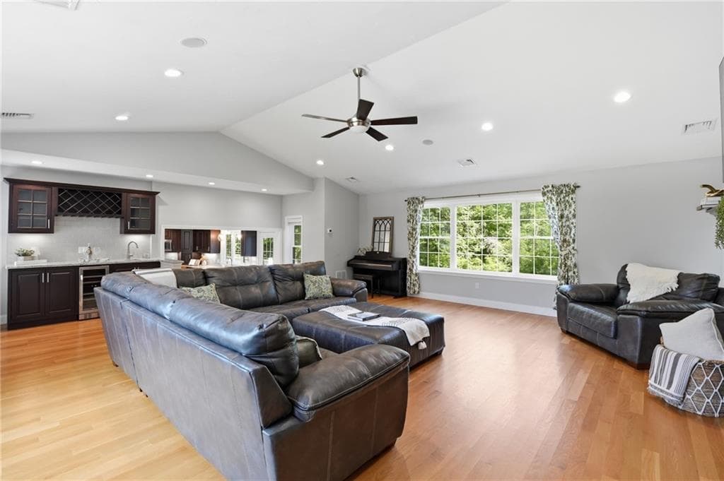 10 Stirling Drive photo 13