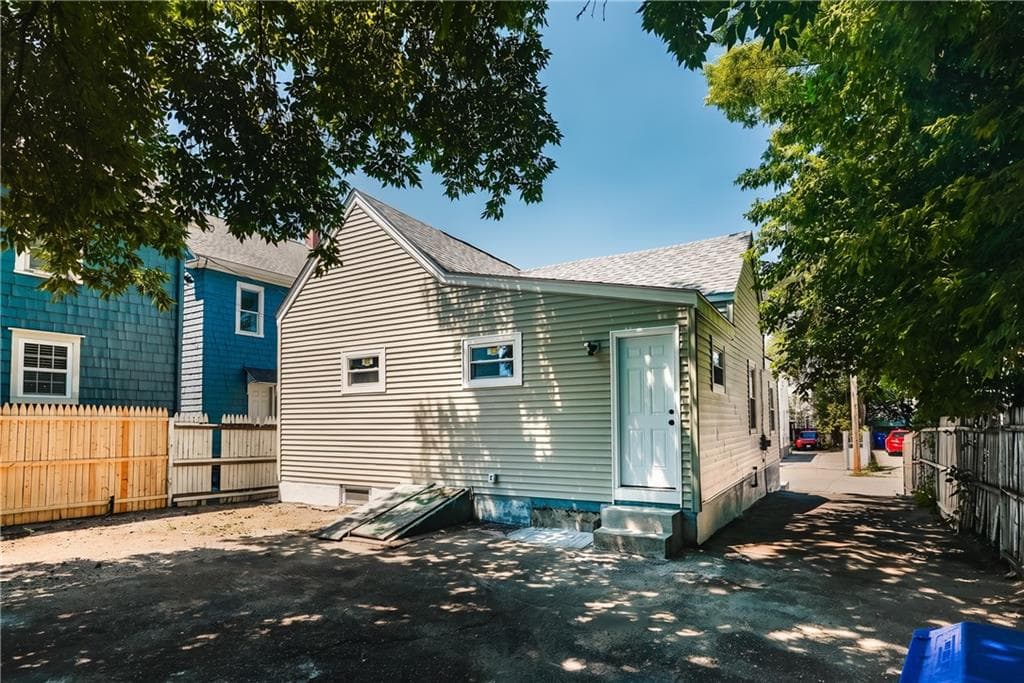 112 Hendrick Street photo 18