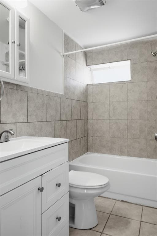 Single Family Residence at 22 Gladstone Street, Providence, photo 10 of 22