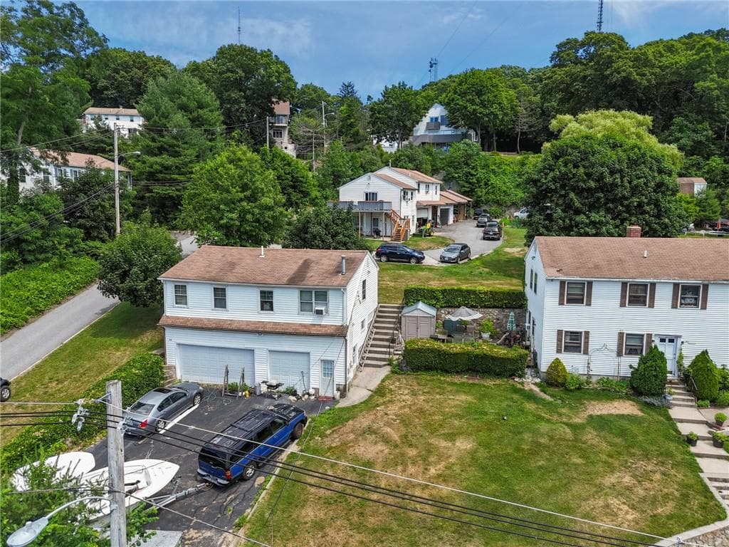 90 Monson Street photo 2