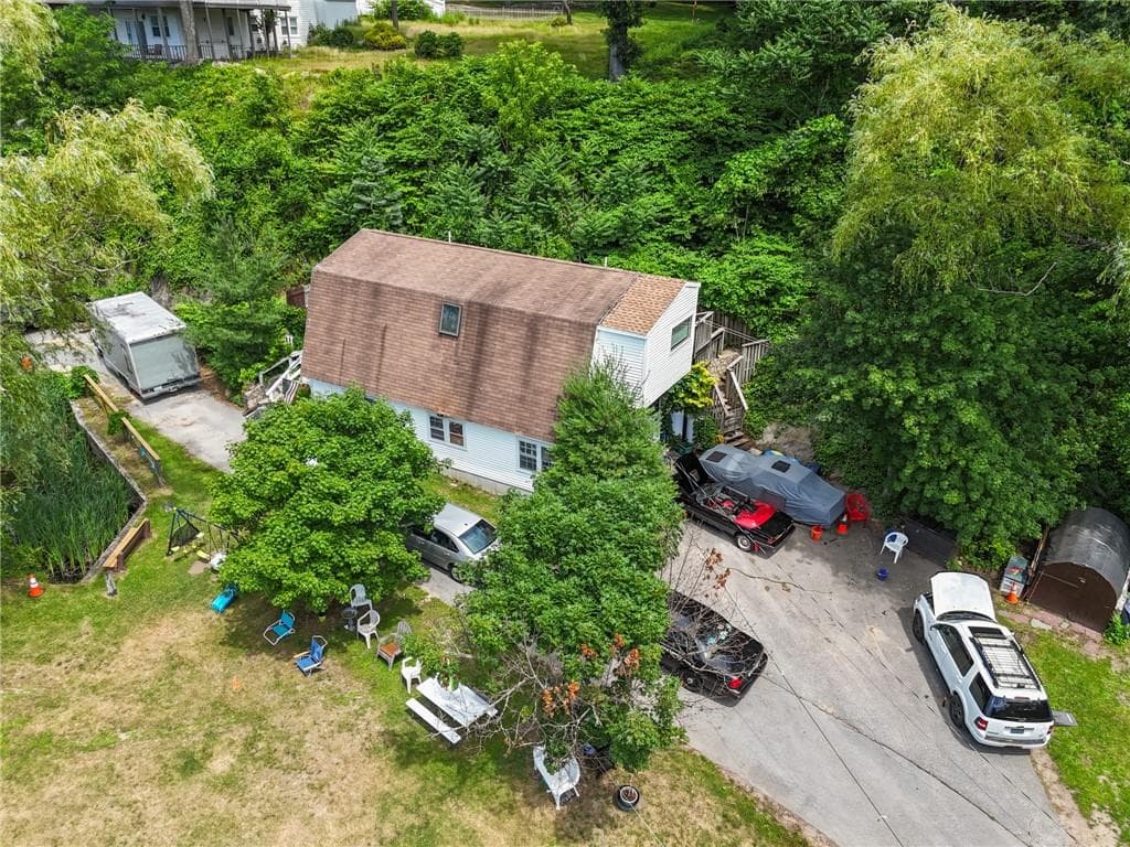 90 Monson Street photo 5