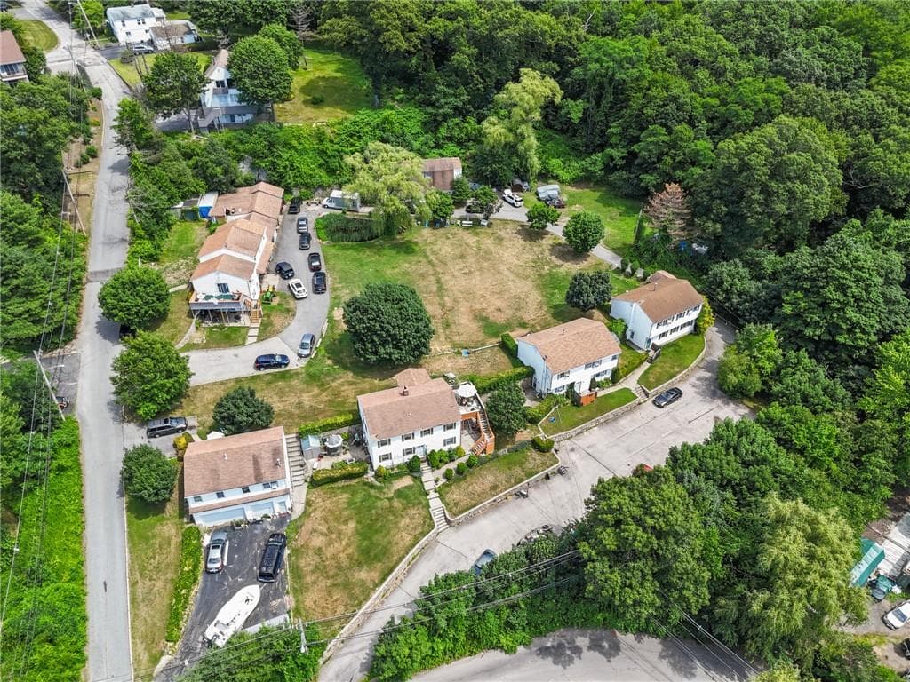 90 Monson Street photo 15