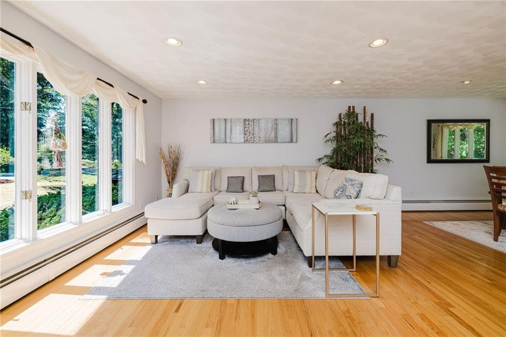 22 Oakview Terrace photo 3