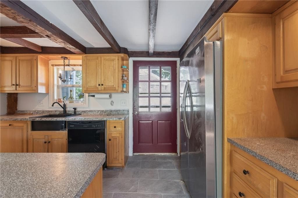 225 Scott Road photo 13