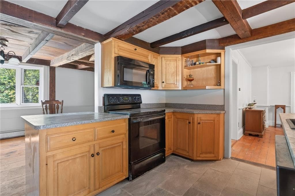 225 Scott Road photo 11