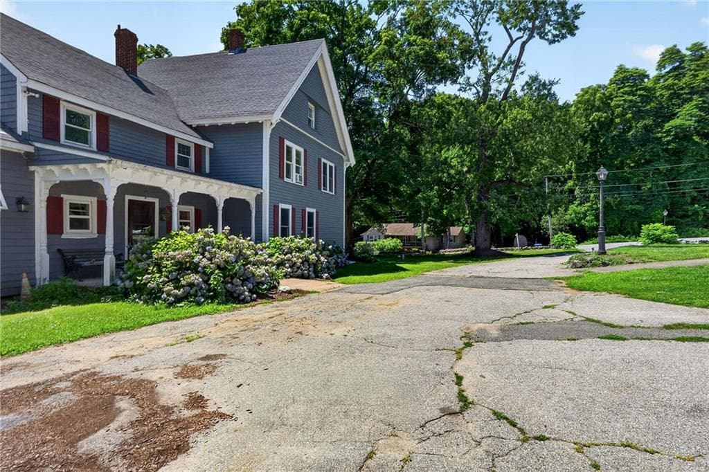 225 Scott Road photo 4