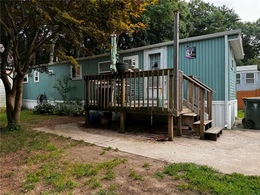 23 WOODRIDGE Drive