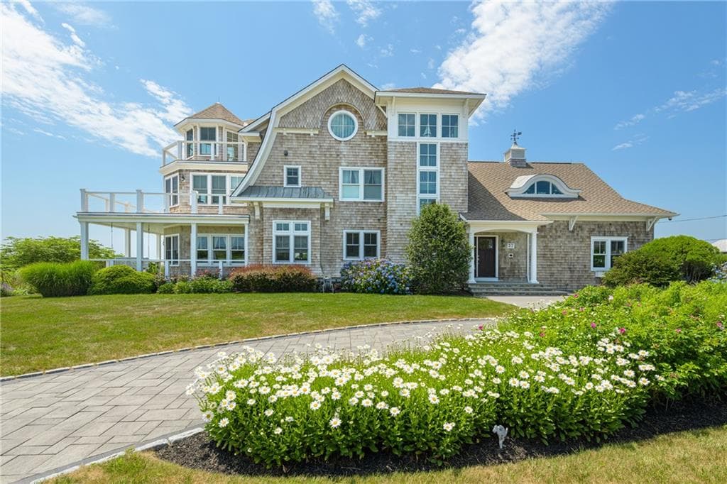 Single Family Residence at 37 Coast Guard Avenue, South Kingstown, photo 2 of 50