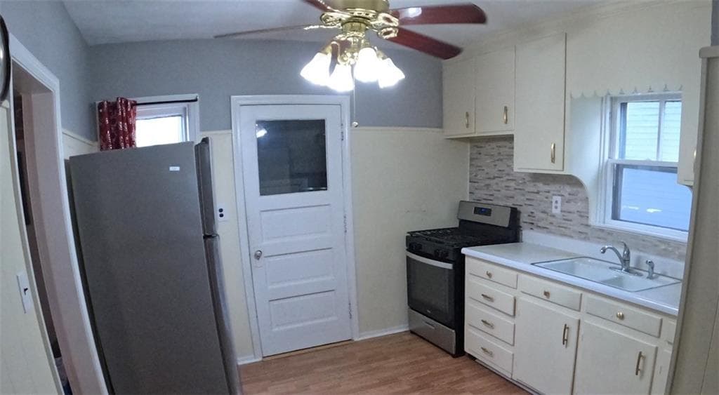 Single Family Residence at 91 Carolina Avenue, Providence, photo 6 of 12