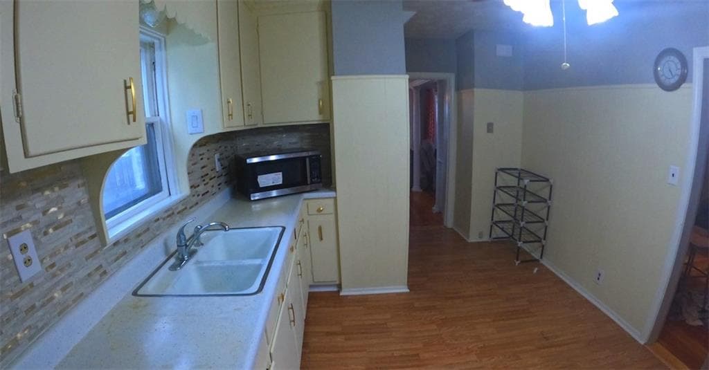 Single Family Residence at 91 Carolina Avenue, Providence, photo 7 of 12