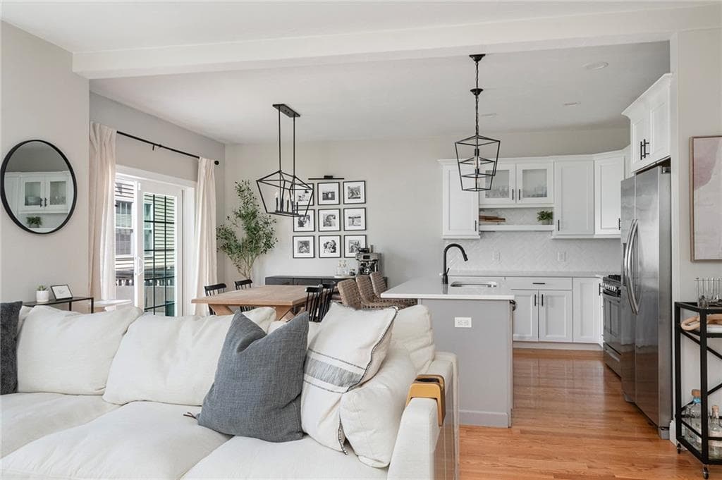 Condominium at 601 Hunting Hill Drive, Cumberland, photo 6 of 36