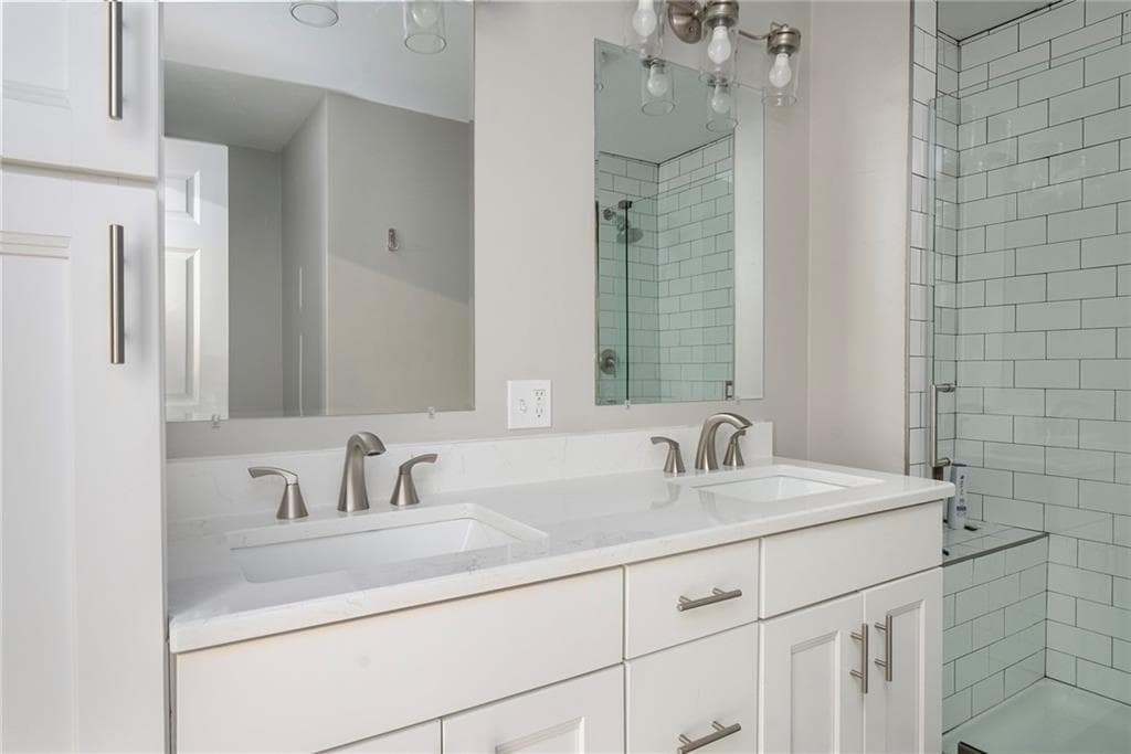 Condominium at 601 Hunting Hill Drive, Cumberland, photo 24 of 36