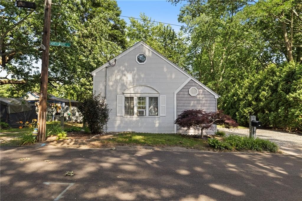 11 N Shore Street photo 3