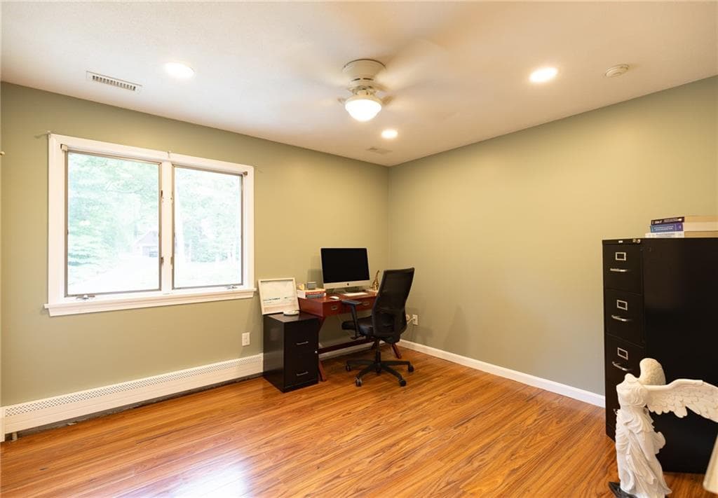 Single Family Residence at 20 Lincoln Drive, North Smithfield, photo 10 of 15