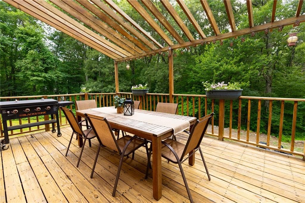 Single Family Residence at 20 Lincoln Drive, North Smithfield, photo 8 of 15