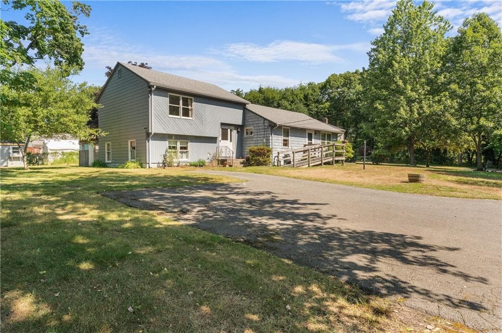 Single Family Residence at 48 Westbrook Drive, Seekonk, photo 2 of 33