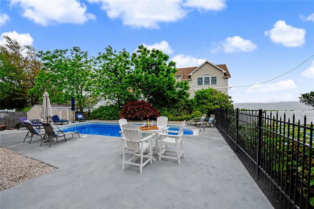 20 Roxbury Road photo 9